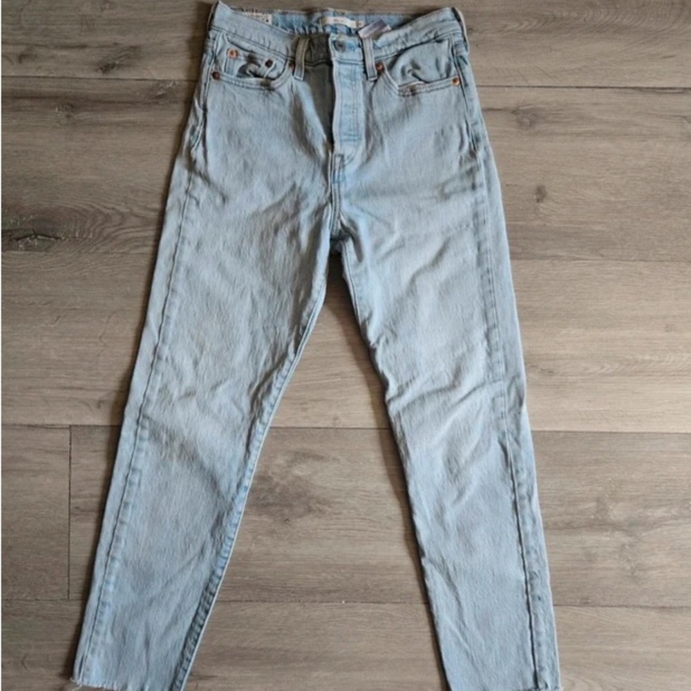 Levi's Women's Straight Leg Jeans in Light Blue